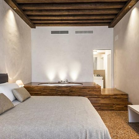 Myplace Campo Santa Margherita Apartments Venice Exterior photo