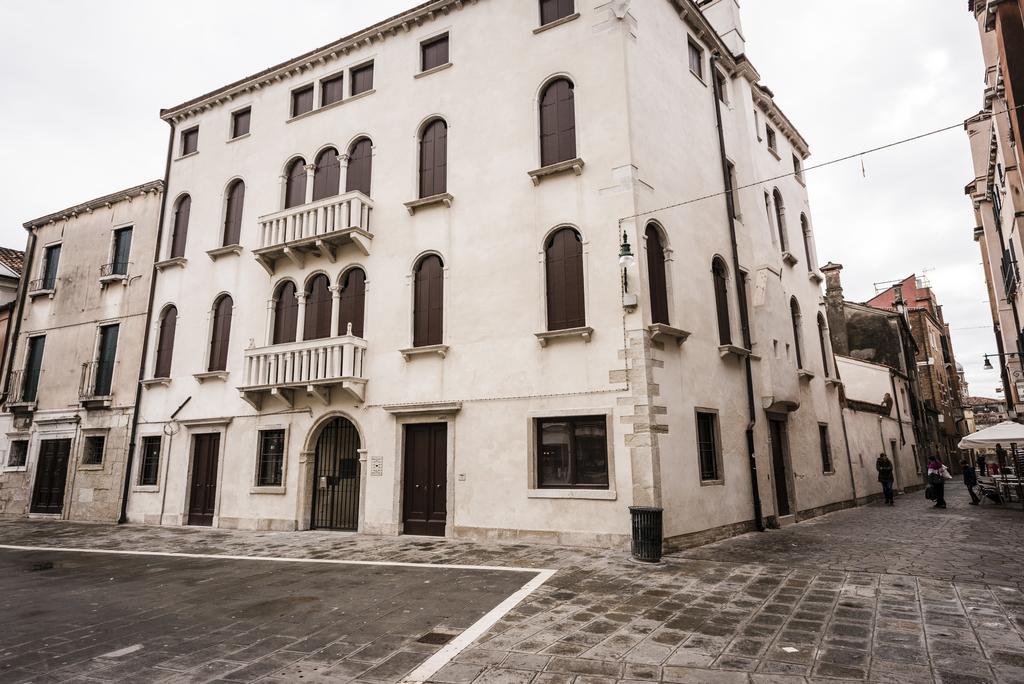 Myplace Campo Santa Margherita Apartments Venice Exterior photo