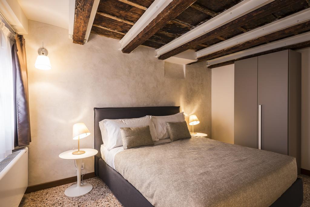 Myplace Campo Santa Margherita Apartments Venice Exterior photo