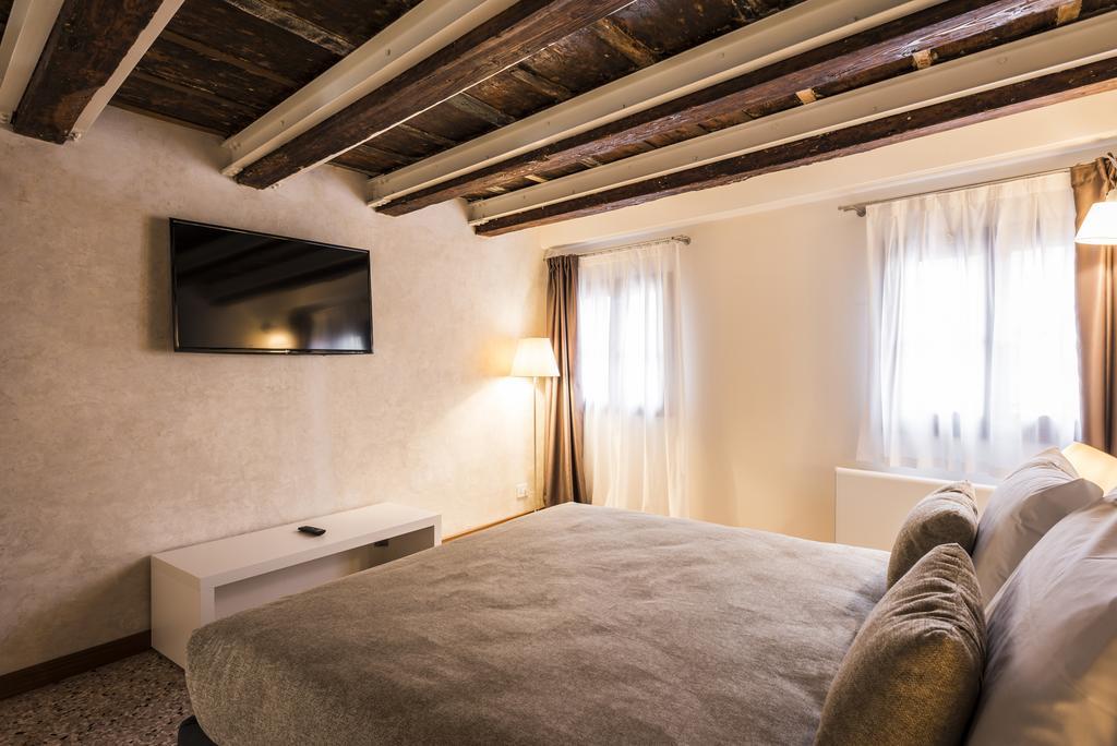 Myplace Campo Santa Margherita Apartments Venice Exterior photo