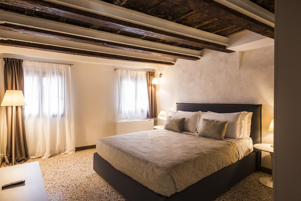 Myplace Campo Santa Margherita Apartments Venice Exterior photo