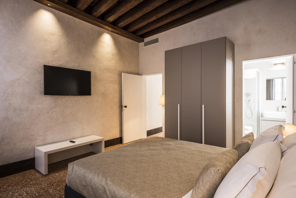 Myplace Campo Santa Margherita Apartments Venice Exterior photo