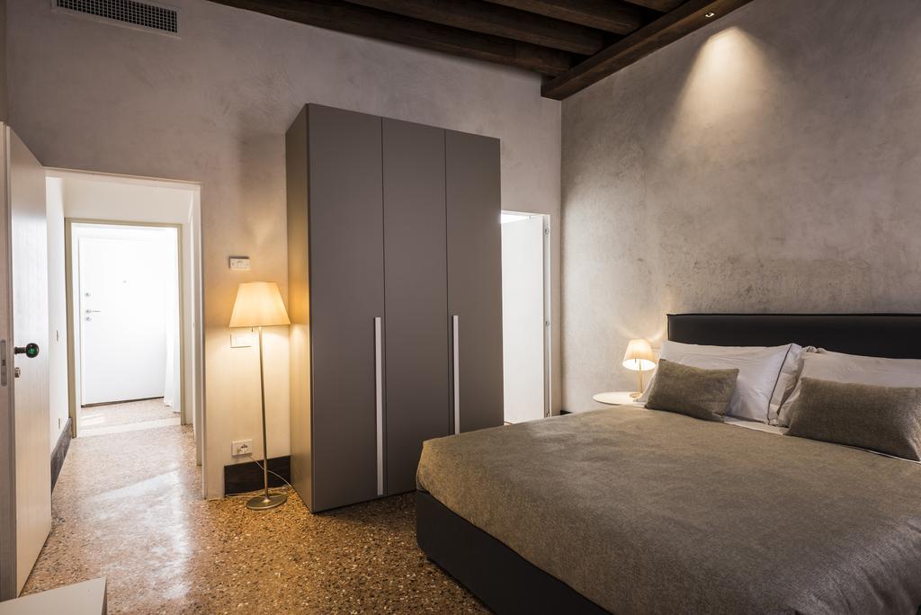 Myplace Campo Santa Margherita Apartments Venice Exterior photo
