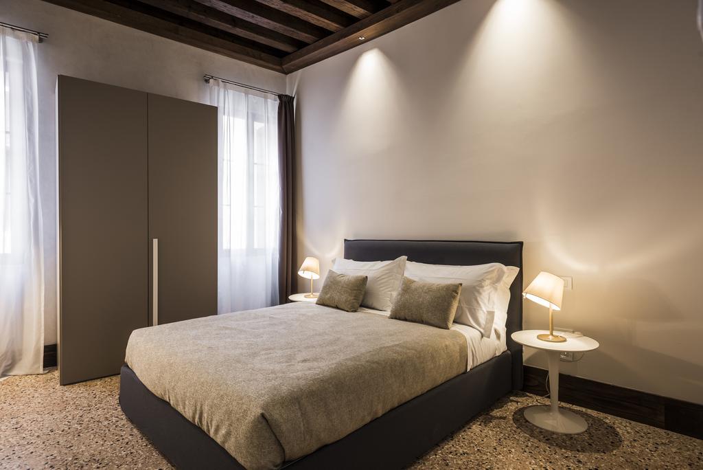 Myplace Campo Santa Margherita Apartments Venice Exterior photo