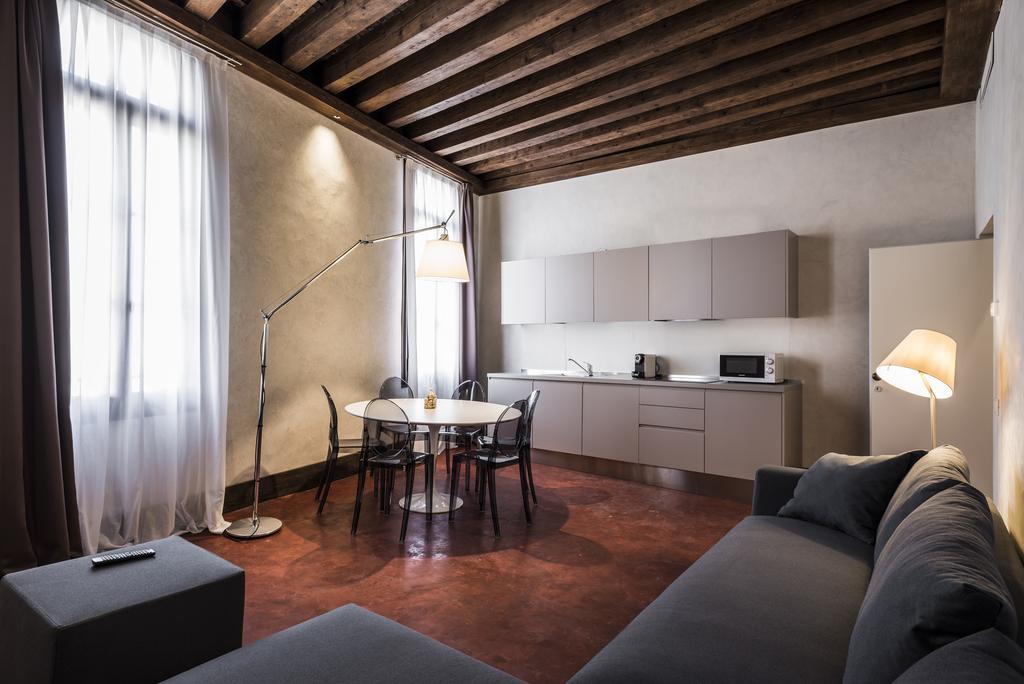 Myplace Campo Santa Margherita Apartments Venice Exterior photo