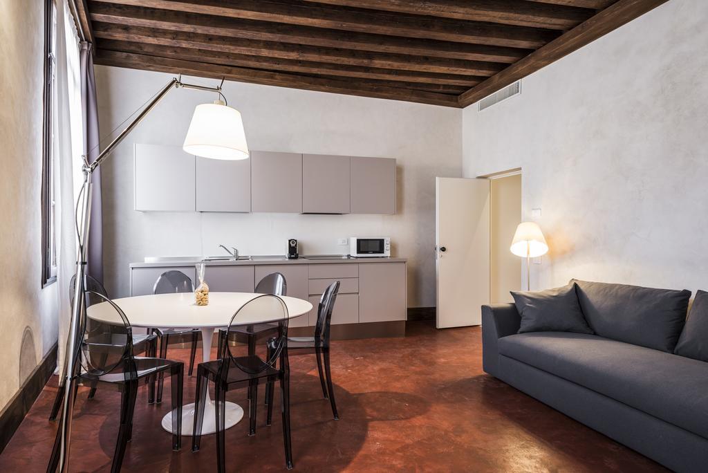 Myplace Campo Santa Margherita Apartments Venice Exterior photo