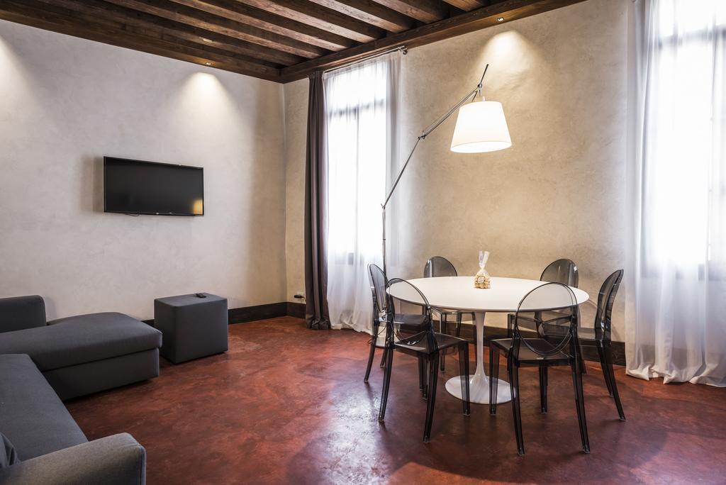 Myplace Campo Santa Margherita Apartments Venice Exterior photo