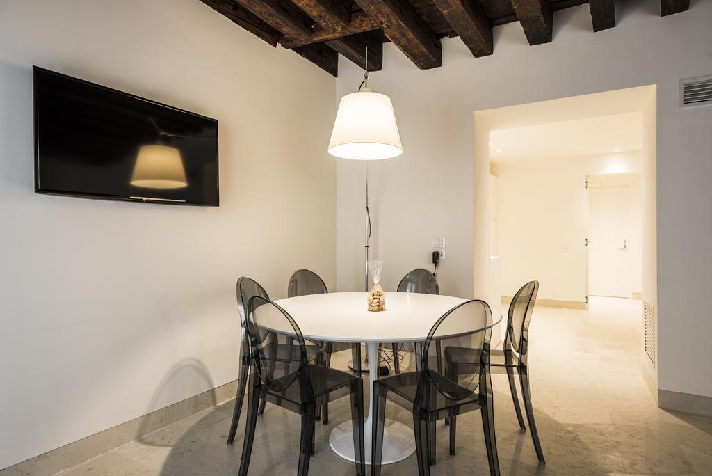 Myplace Campo Santa Margherita Apartments Venice Exterior photo