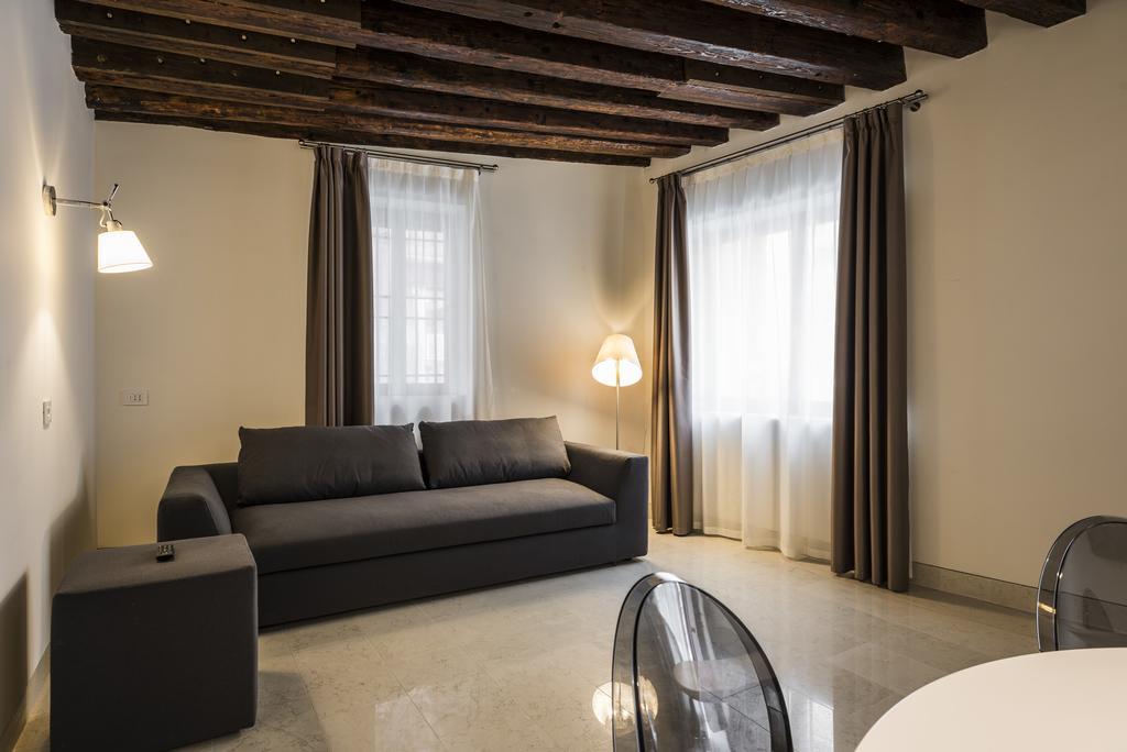 Myplace Campo Santa Margherita Apartments Venice Exterior photo